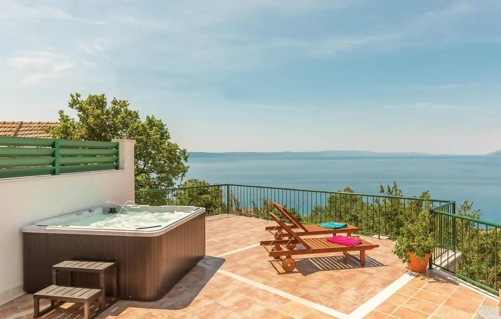 Two-Bedroom Holiday Home In Tucepi