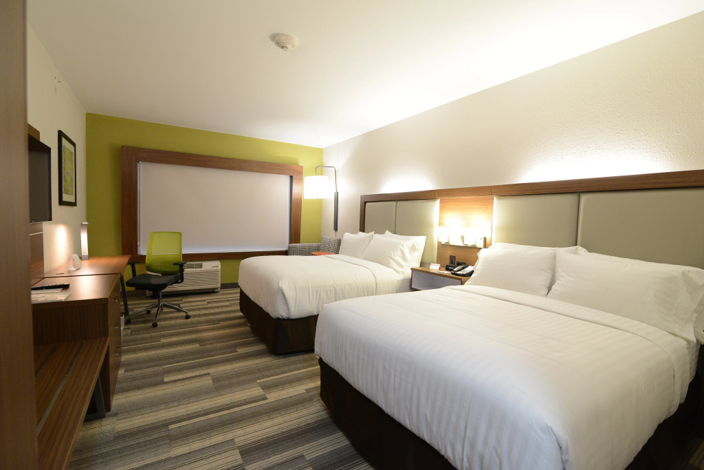 Holiday Inn Express & Suites Chicago North Shore - Niles by IHG
