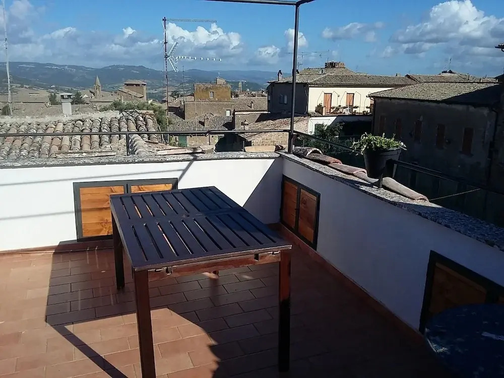 Very Central Apartment, a few Steps From the Duomo and the Theatre, With Balcony