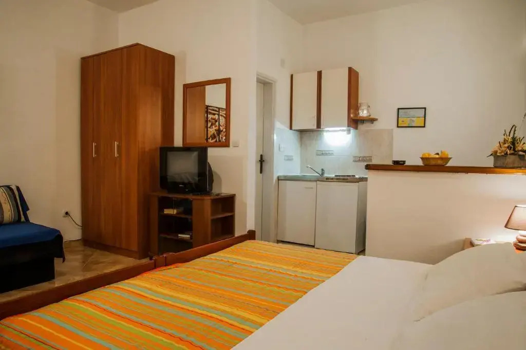 Huter Apartments