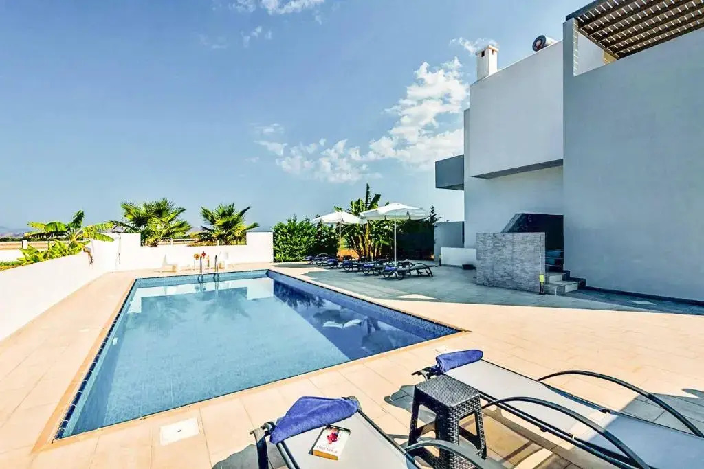 Villa Xenos Tria