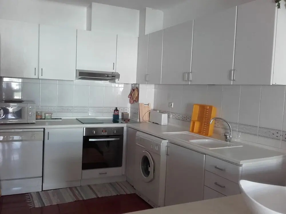 1-bed Apartment in Oura, Near the Aveiros Beach