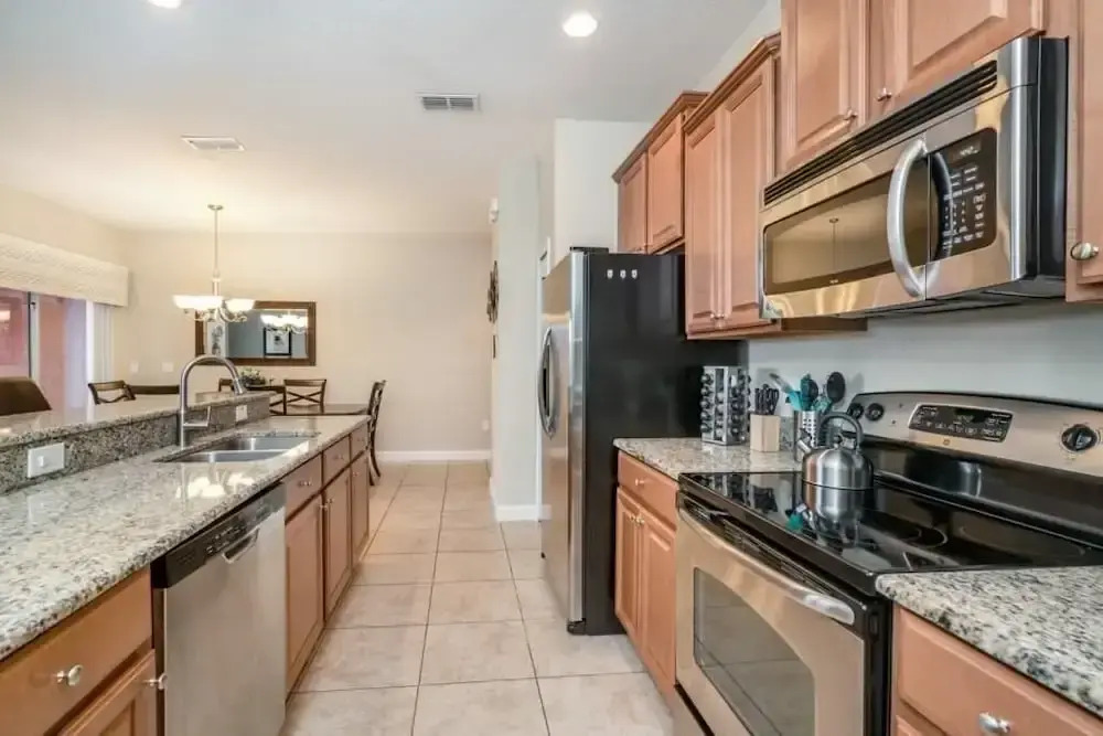 8944cuban 4 Bedroom Townhouse by RedAwning
