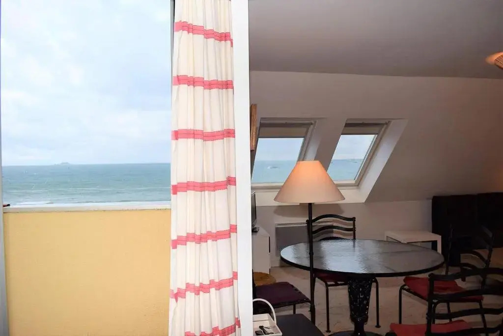 Appartement au dernier étage plage de Trestraou à PERROS-GUIREC - ref 858