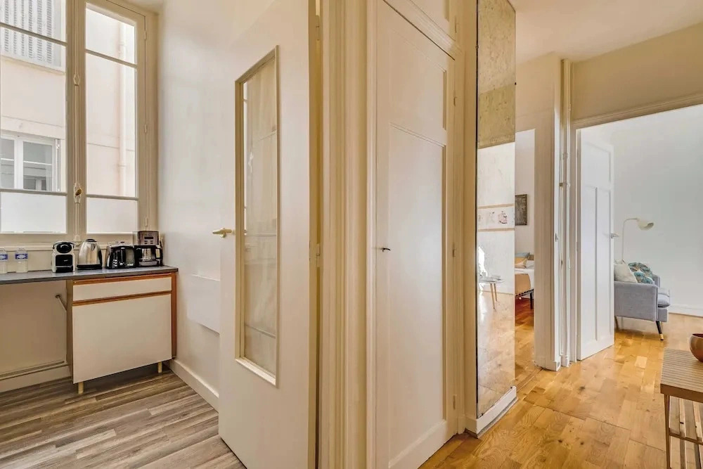 1bdr/2p Apt - Near Monceau et Arc de Triomphe