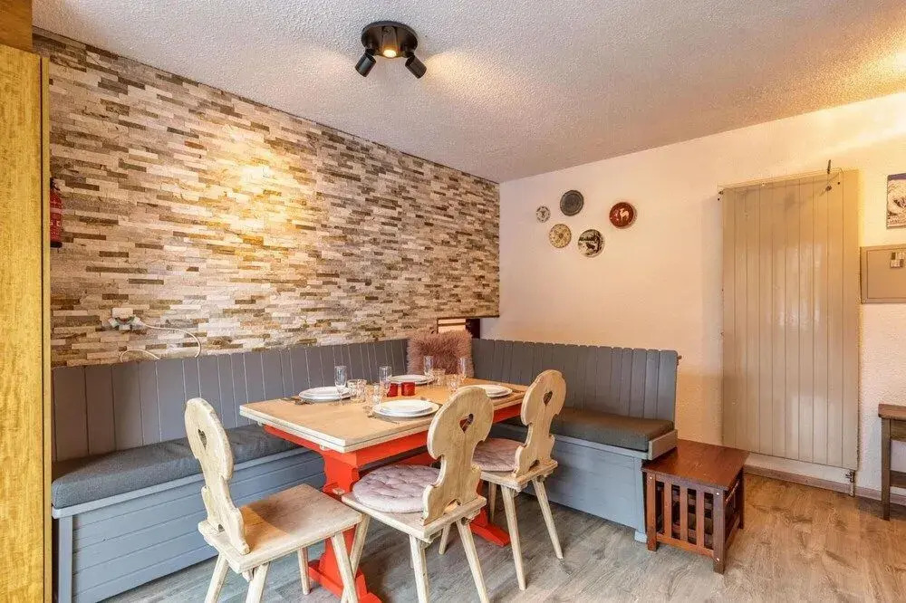 Nevada 404 - Centrally Located 6 pax Apartment Garage