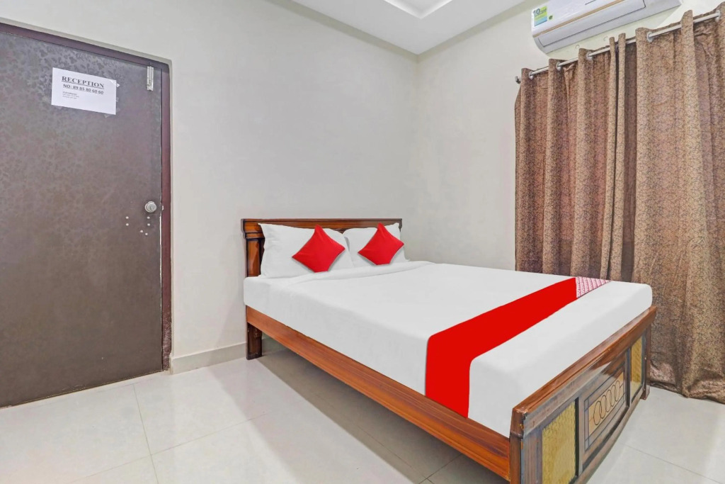 OYO Flagship 70323 Ayyappa Residency
