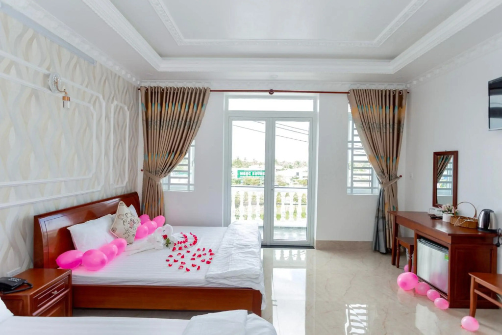 Lee Hotel