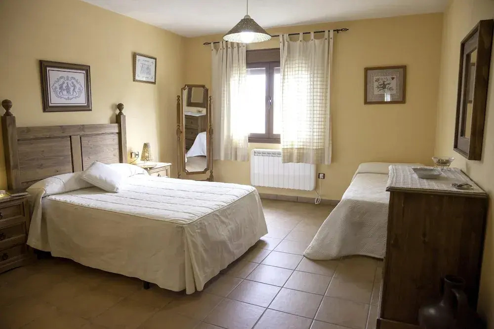 House With 3 Bedrooms in Sotoserrano, With Wonderful Mountain View, En