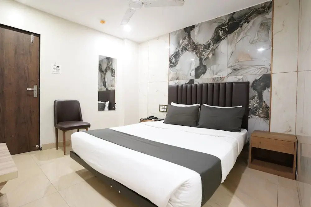 U LIFE HOTEL