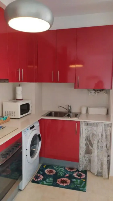 New and Beautiful Apartment in a Quiet Area Very Close to the Beach
