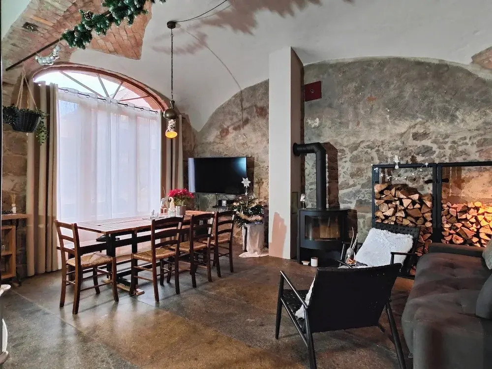 HexenburgbeiDresden Maisonette über 2 Etagen mit 4 Schlafzimmern, Kamin, Terrasse und Faßsauna, Nähe Sächsische Schweiz