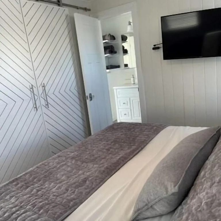 Meant To Be 2 Bedroom Home by RedAwning