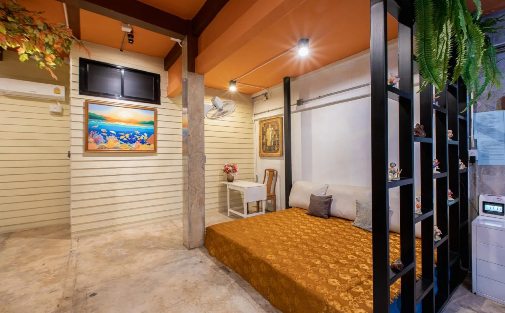 The Alley Hostel & Bistro