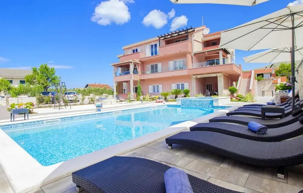 Amazing Apartment in Grebastica with Outdoor Swimming Pool, Hot Tub & 2 Bedrooms