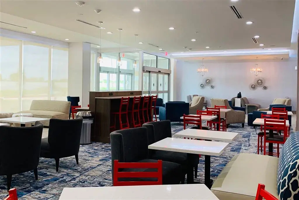 La Quinta Inn & Suites by Wyndham - Red Oak TX IH-35E