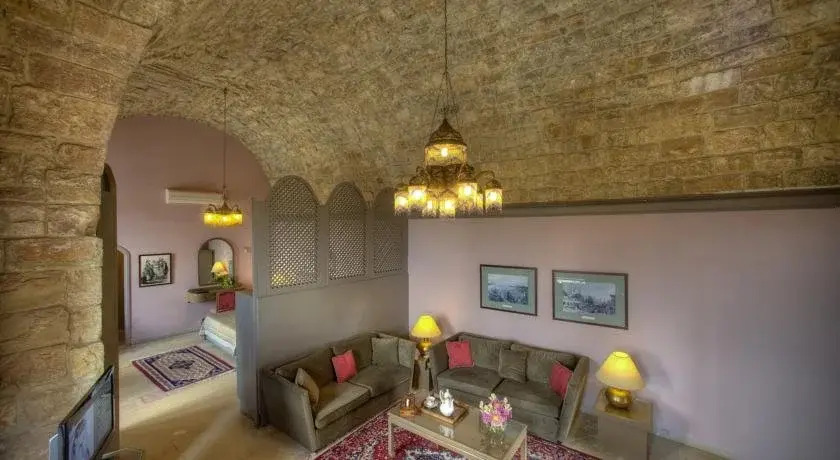 Mir Amin Palace
