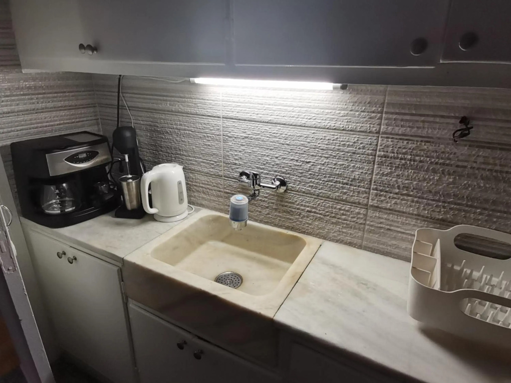 Penthouse spacious w super wifi & terrace, 2 min from metro