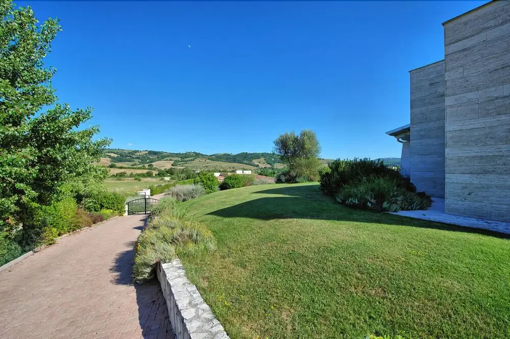 Saturnia 9