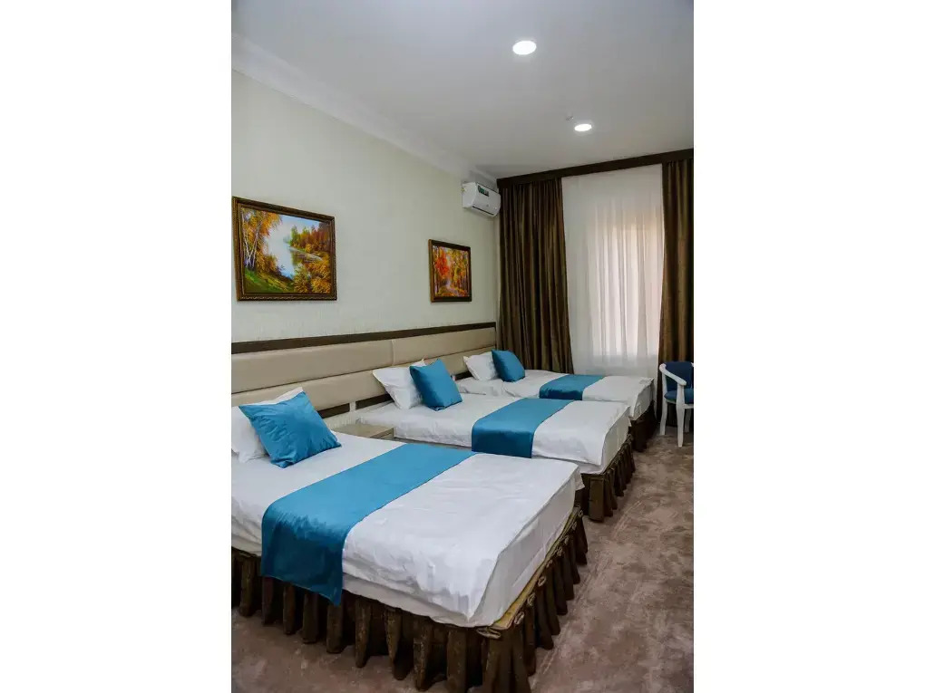 HOTEL GLOBUS
