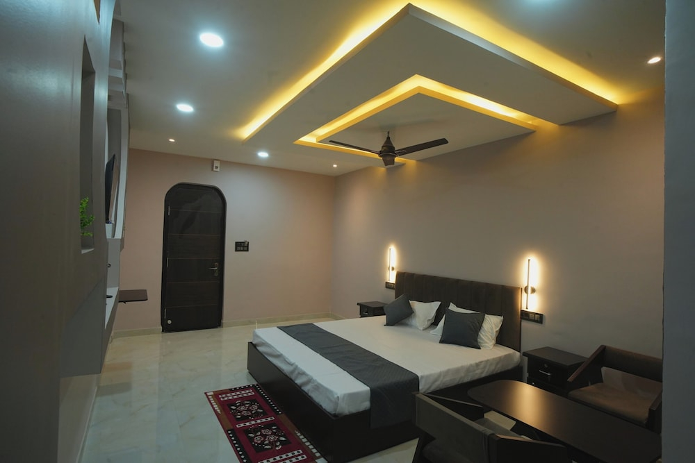 Kasa Courtyard Hotel