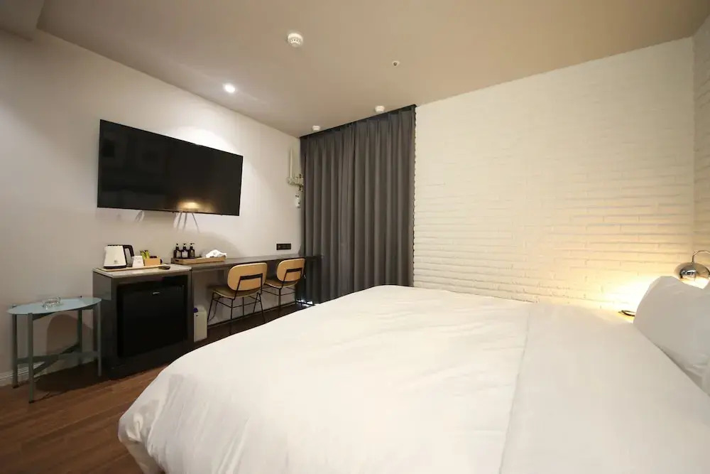 Brown Dot Hotel Sajik Baseball Stadium