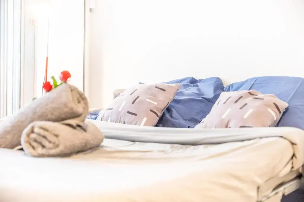 SUN7 STUDIO -FACE PLAGE- WIFI-PARKING -PISCINE - CoHôteConciergerieLaGrandeMotte