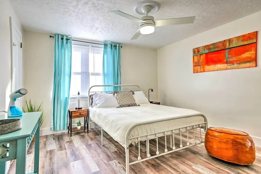 The Gallery, an Allentown Retreat with Views!