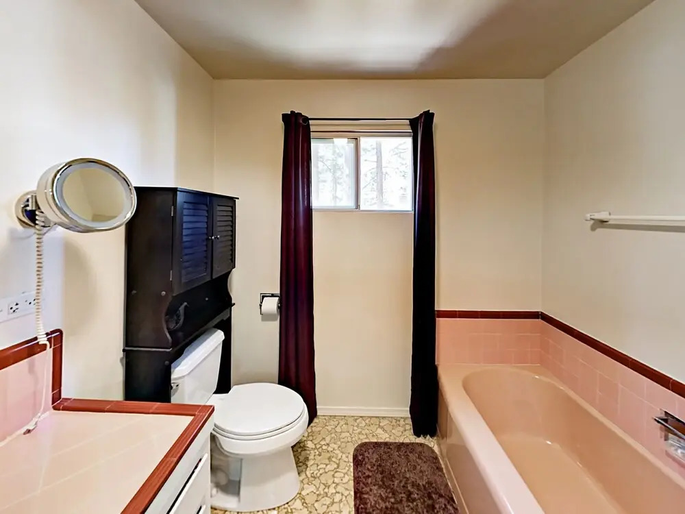 1062 Glenwood Way - 4 Br Home