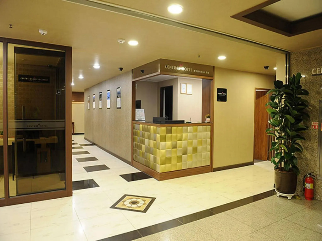 Central Hotel