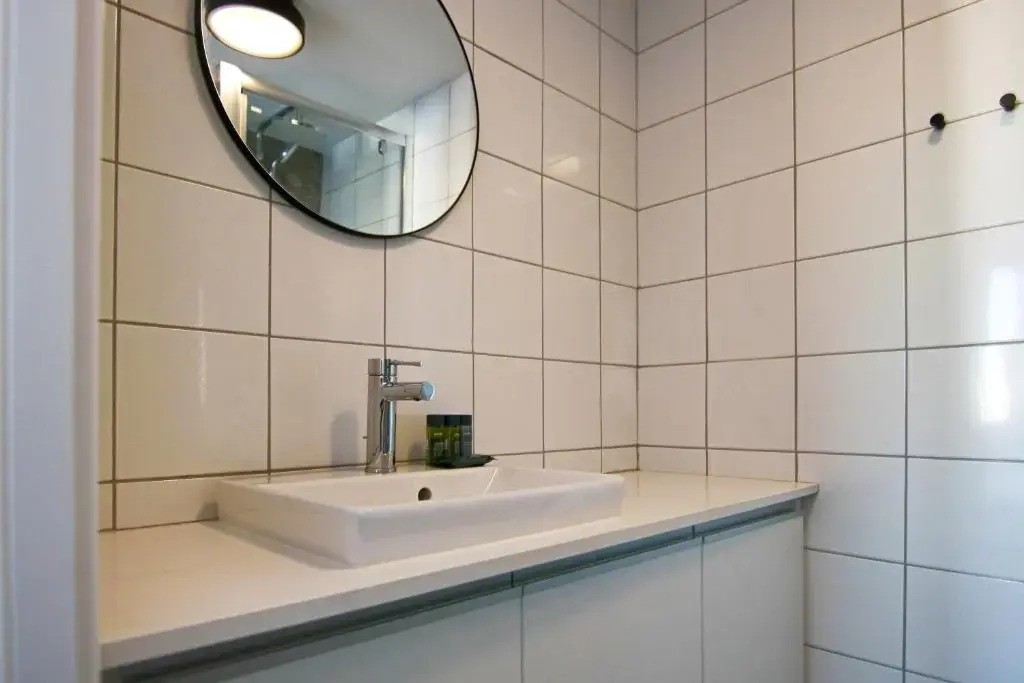 Phaedrus Living: Seaside Luxury Flat Lighthouse 69