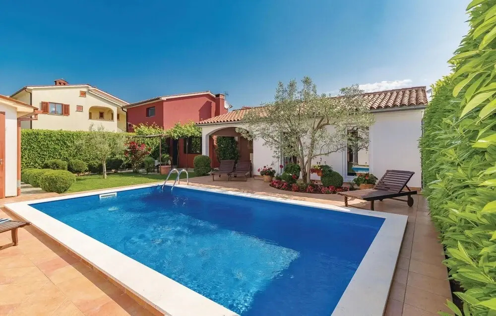 Nice Home in Fazana With Wifi and 2 Bedrooms