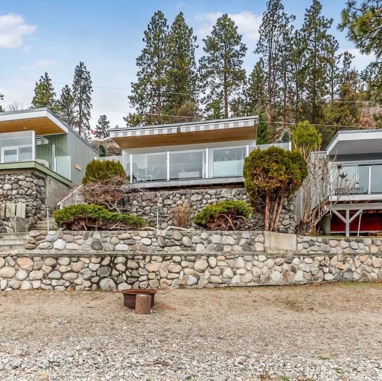 Lakeside Serenity Retreat 10