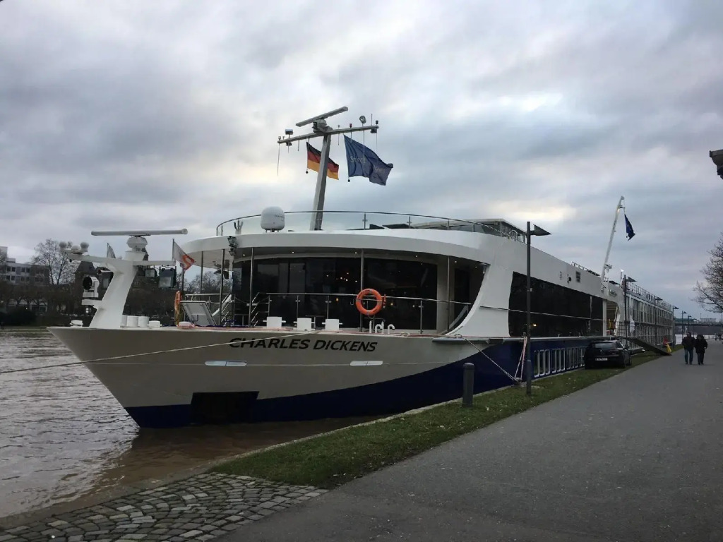 Select MS Charles Dickens - Neuss