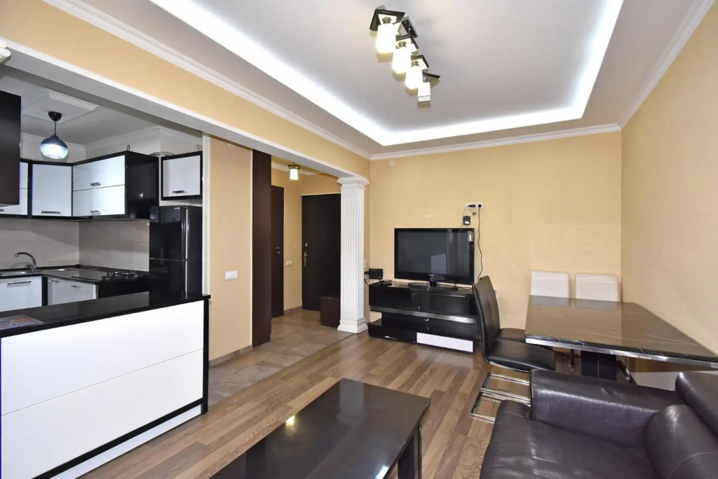 Yeznik Koghbatsi - Amiryan crossroads 1 bedroom comfy apartment with Balcony KO100