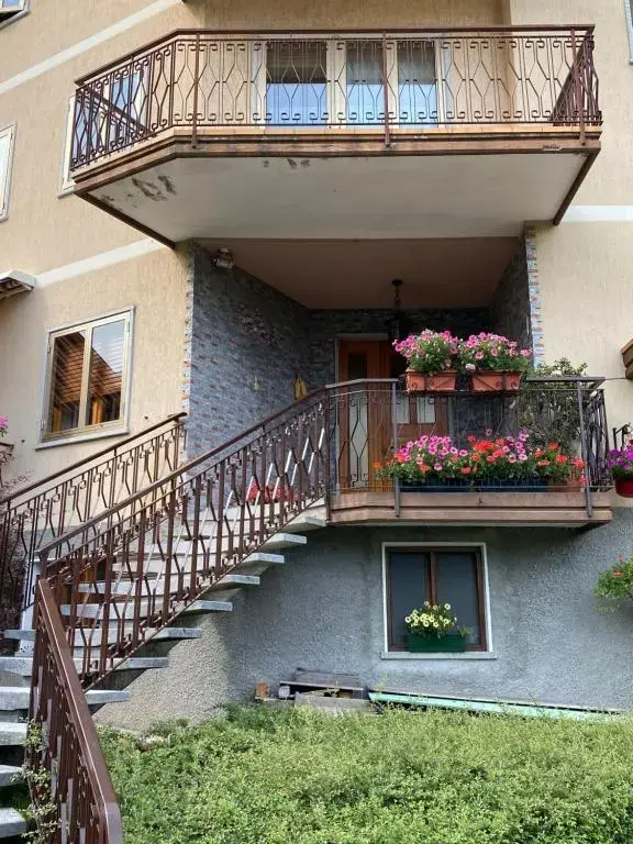 Lander Residence