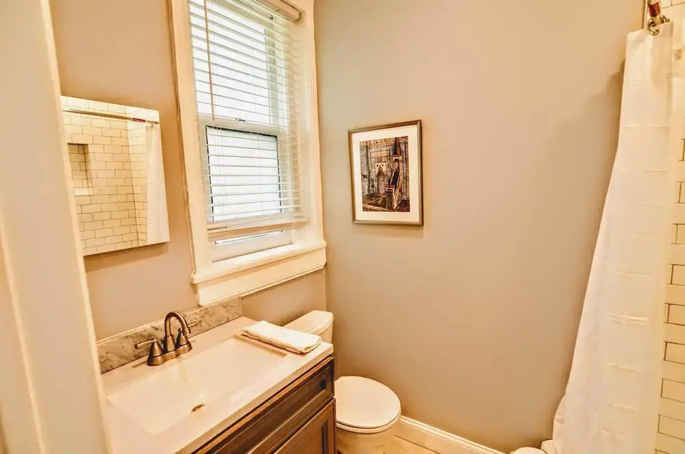 1345 Hunt 2nd Floor - 2 Br Apts