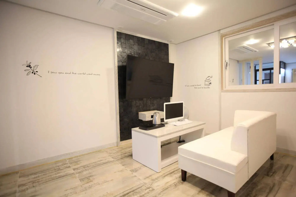 Cheonan Hound Hotel