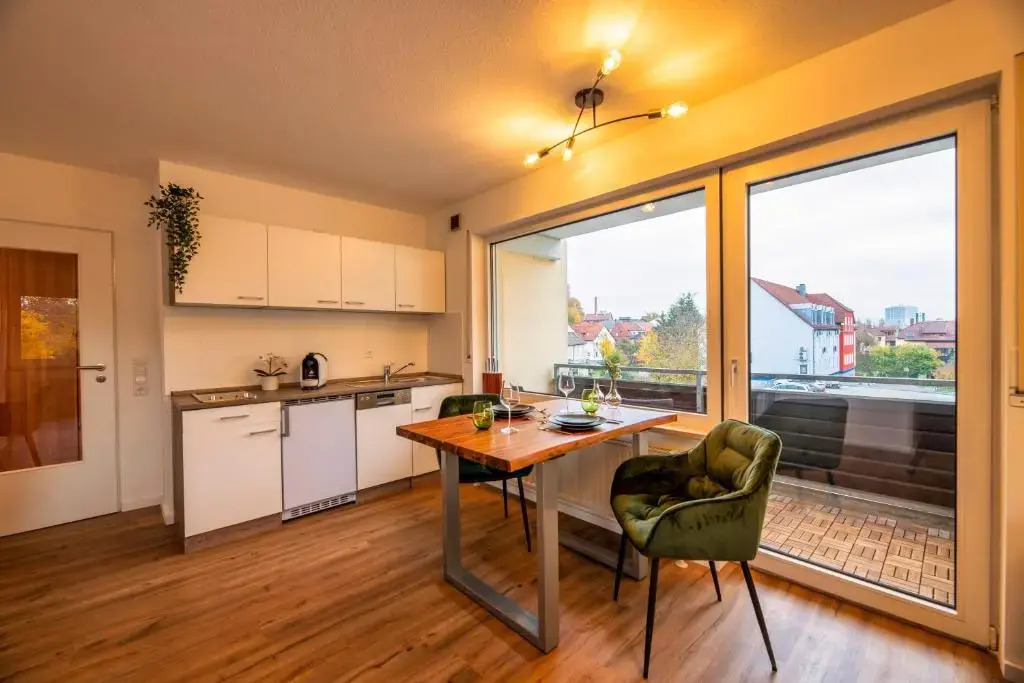 Exklusiv & Zentral: 1-Zi. Apartment mit Balkon Stellplatz