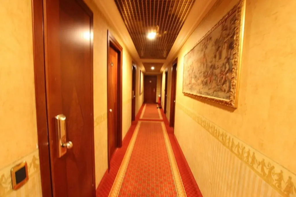 Mokinba Hotels King