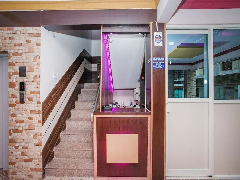 OYO 15016 Hotel City Plaza