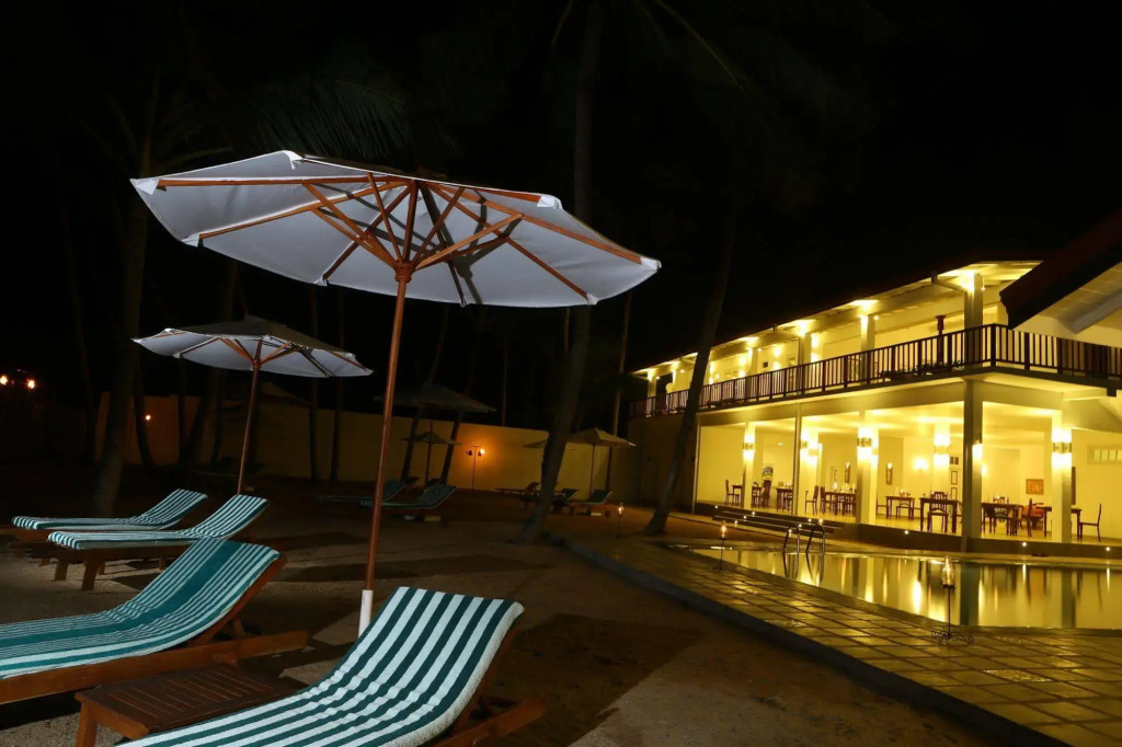 The Beach Hotel Oasis Bridge