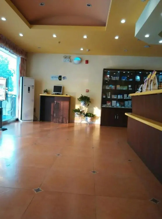 Home Inn Shiyan Bailang Auto Parts City