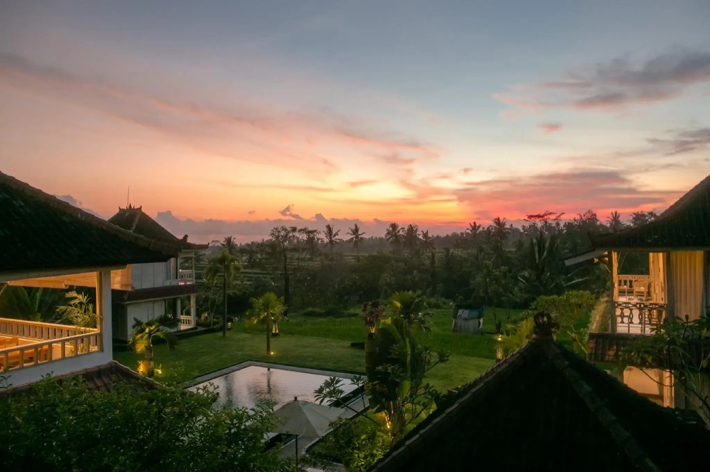 B Saya Villas
