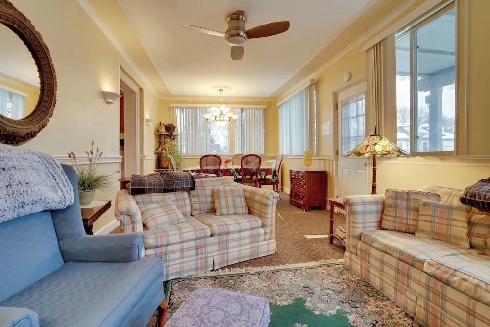 Grand Multi-unit Estate: 2 Mi to Dtwn Minneapolis