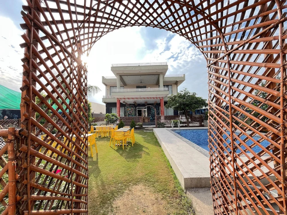 GoBravo 11 6BHK Farm with Pool Sohna Road Gurgaon