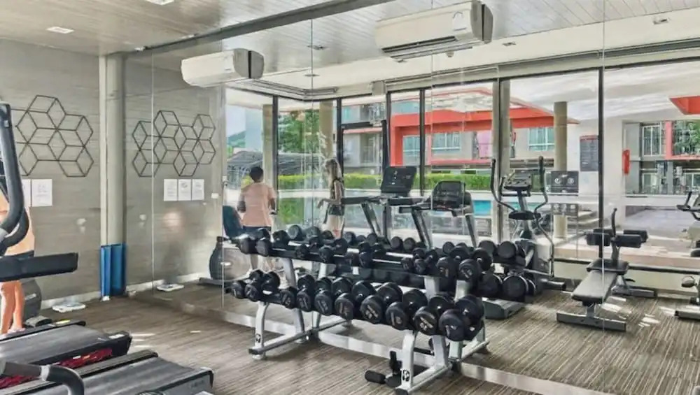 The Base - New Studio Great Location, Shared Pool