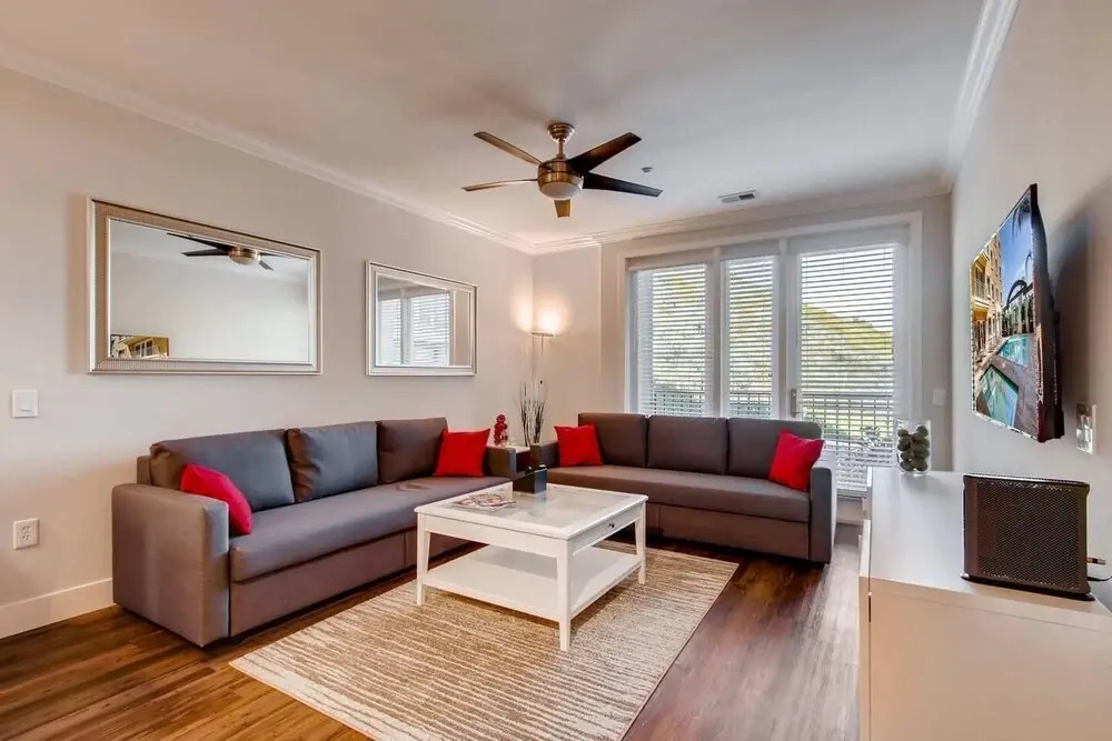 Gorgeous San Diego 2BR/2BTH With Fast WIFI & Free Parking! (FV3)