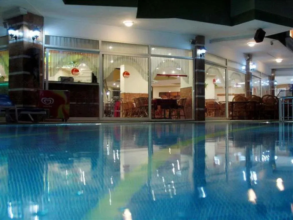 Kleopatra Neray Hotel