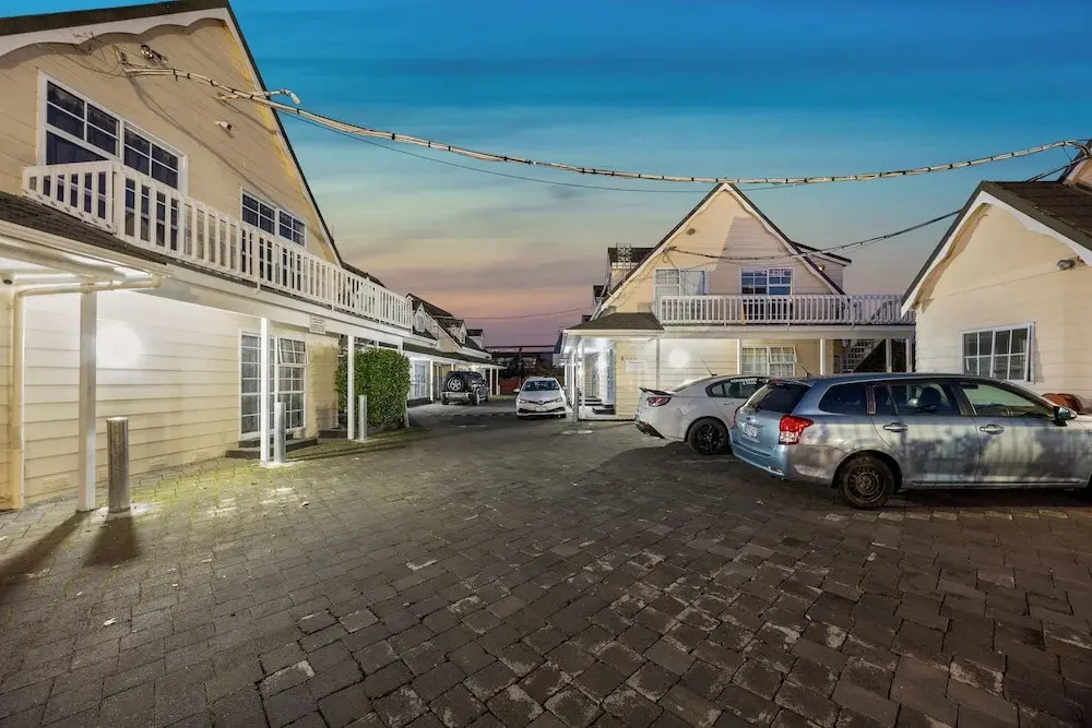 Aroha Motel & Apartments